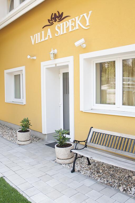 Villa Sipeky Senec Eksteriør bilde