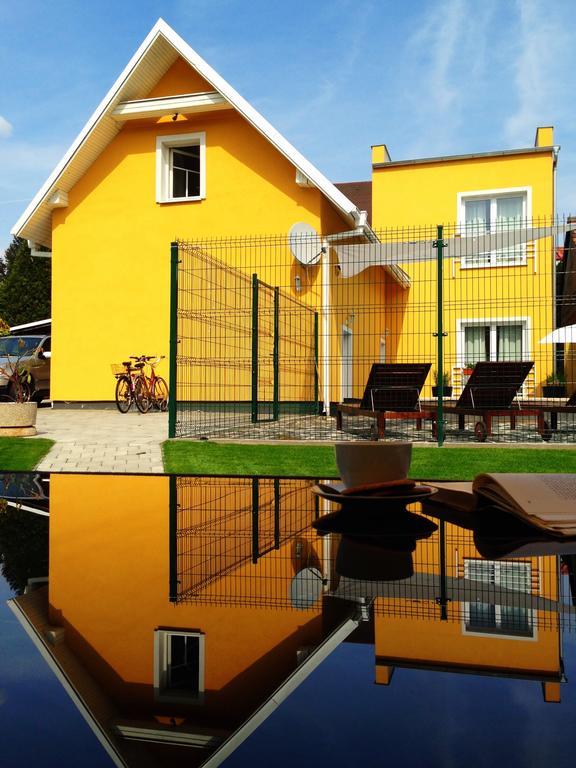 Villa Sipeky Senec Eksteriør bilde